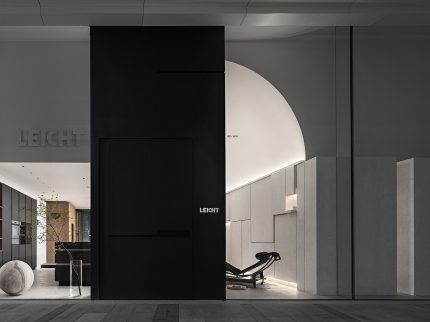 LEICHT SHOWROOM I