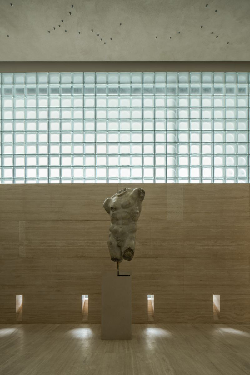 Cettiga Lighting Design Center I