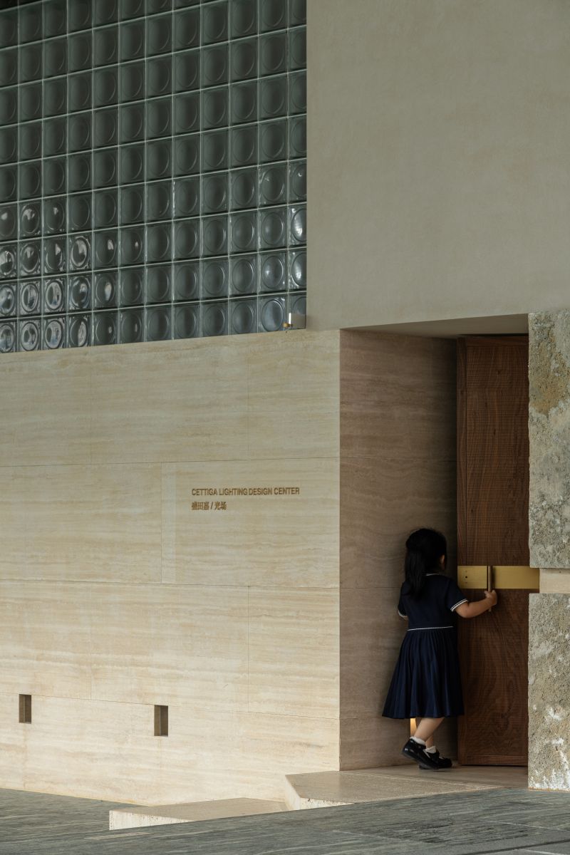 Cettiga Lighting Design Center I